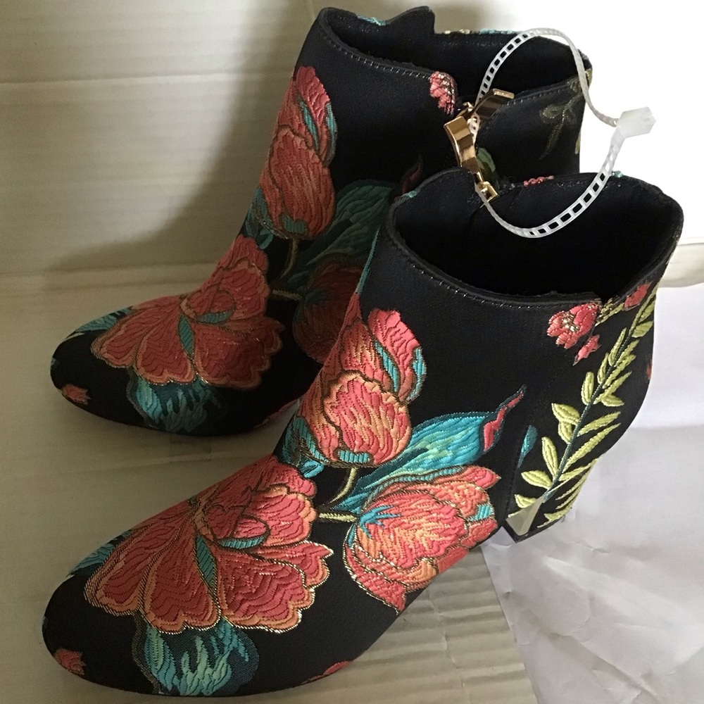 SOLD.🚫 J.RENEE TUNATTI BOOTIES (Sz7) - Picture 6 of 12